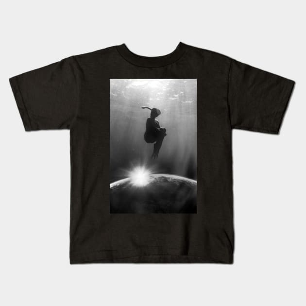 Suspended In Space Kids T-Shirt by SeamlessOo